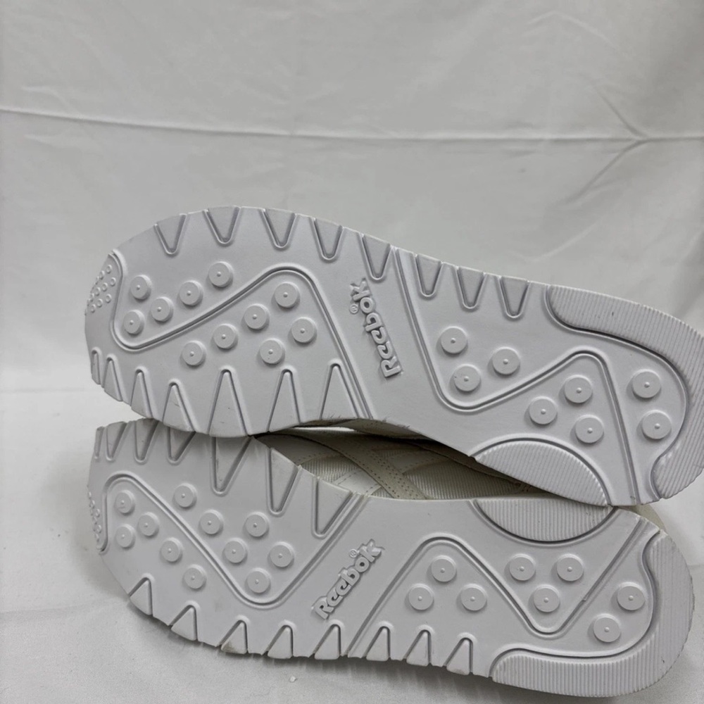 Reebok‎ Women's Classic White Sneakers Size 9 - Picture 5 of 6